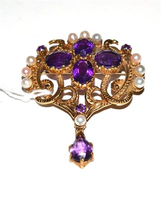Lot 134 - A 9ct gold amethyst and cultured pearl brooch