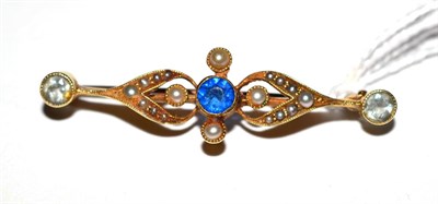 Lot 139 - A sapphire and seed pearl brooch