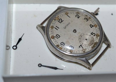 Lot 257 - A military wristwatch signed Grana
