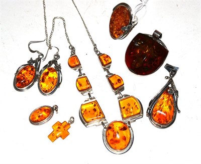 Lot 430 - A collection of silver and amber jewellery