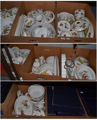 Lot 1064 - A large quantity of Royal Worcester Evesham pattern dinner wares (in nine boxes)