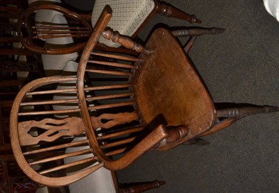 Lot 1314 - A 19th century Windsor chair