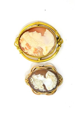 Lot 74 - A cameo brooch depicting Diana the Huntress and another brooch (2)