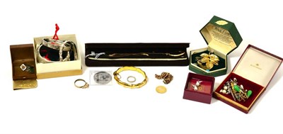 Lot 101 - A 9ct gold necklace, bracelet and pair of earrings, with assorted silver, white metal jewellery etc