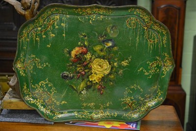 Lot 367 - Bettridge & Jennings papier mâché green and gilt decorated tray