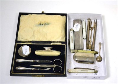 Lot 422 - Fruit knives, manicure set etc