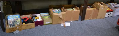 Lot 1120 - A quantity of miscellaneous items including children's annuals, models etc