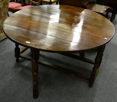 Lot 1257 - An 18th century gateleg table