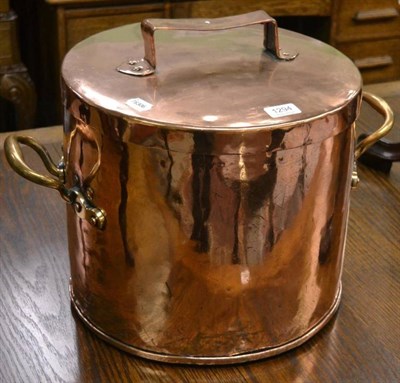 Lot 1294 - Lidded copper pot