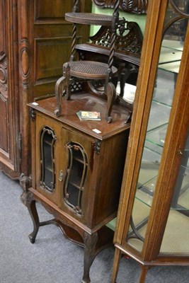 Lot 1318 - An Edwardian mahogany cabinet