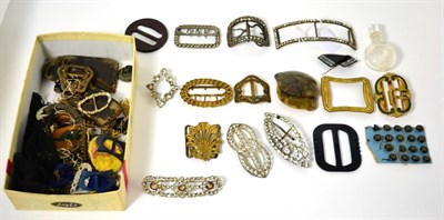 Lot 1 - 19th century paste set buckles, hair clip, gilt metal buckles, bakelite buckles and buttons,...