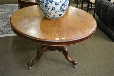 Lot 1342 - Victorian mahogany pedestal breakfast table