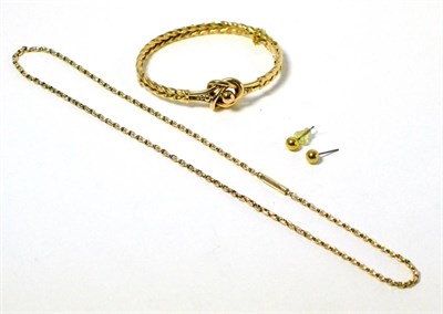 Lot 145 - A belcher link necklace, a knot bangle (a.f.) and a pair of earrings