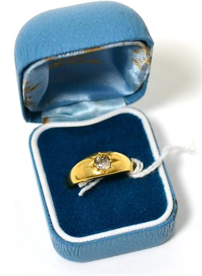 Lot 357 - An 18ct gold old cut diamond ring