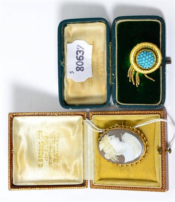 Lot 388 - A turquoise brooch and cameo