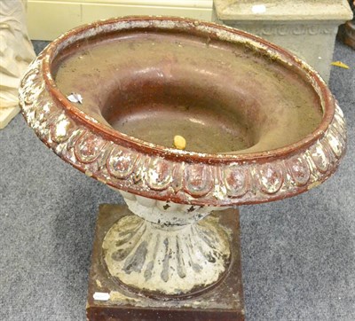 Lot 1026 - A Georgian painted garden urn