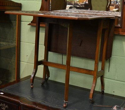 Lot 1121 - An oak Sutherland table