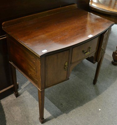 Lot 1129 - A Victorian mahogany extending dining table