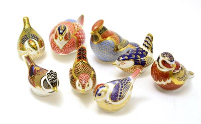 Lot 8 - Eight Royal Crown Derby bird paperweights (all with gold stoppers, five with boxes)