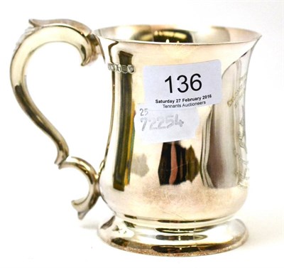 Lot 136 - A silver mug, Sheffield 1964