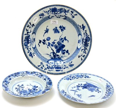 Lot 170 - A late 17th/early 18th century Chinese export blue and white charger, bowl and a plate