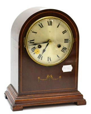 Lot 196 - An Edwardian mahogany mantle clock