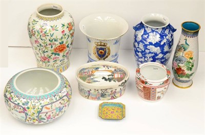 Lot 269 - Modern Chinese vases, Japanese vases and a Chinese tureen and cover