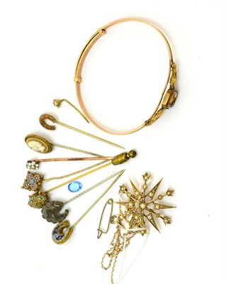 Lot 334 - Assorted Victorian and later jewellery including a split pearl brooch/pendant, a bangle and...