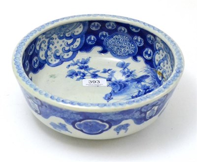 Lot 393 - A 20th century Chinese blue and white bowl