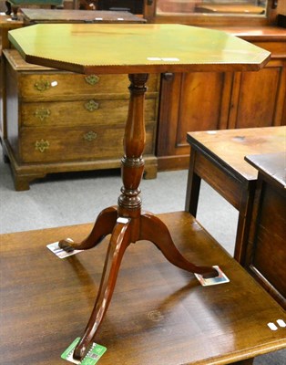 Lot 1187 - 19th century mahogany tilt-top occasional table