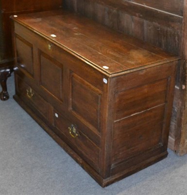 Lot 1225 - An 18th century oak dower chest