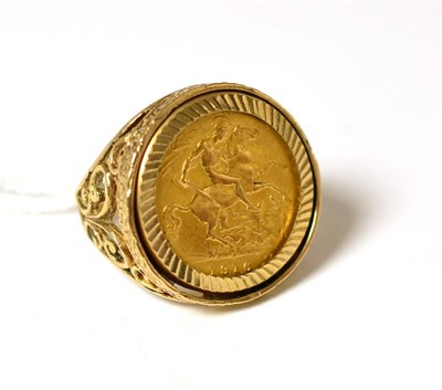 Lot 183 - A half sovereign rim mounted in 9ct gold