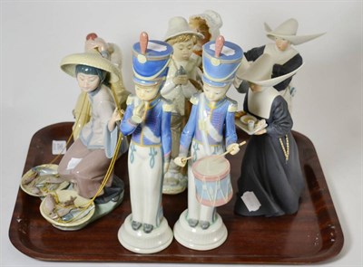Lot 280 - Eight various china figures by Lladro, Algora and others