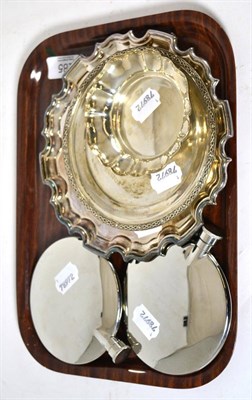 Lot 285 - Three small silver trays and two modern plated hip flasks