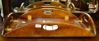 Lot 622 - An oak butler's tray