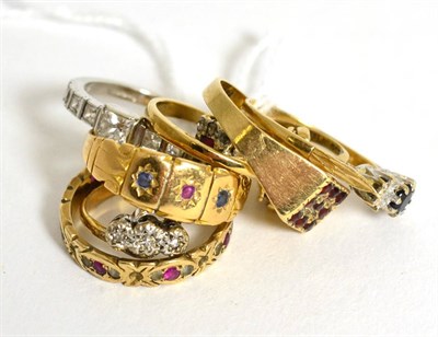 Lot 637 - Eight gold rings