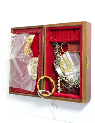 Lot 642 - A small group of costume jewellery including a curb link gents bracelet stamped '925'