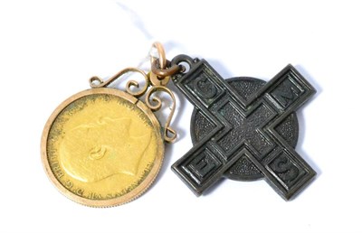 Lot 91 - A 1907 sovereign pendant