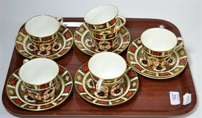 Lot 162 - Six Crown Derby cups and saucers