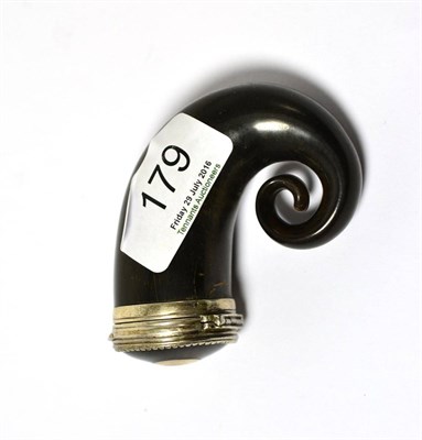 Lot 179 - A 19th century horn snuff mull