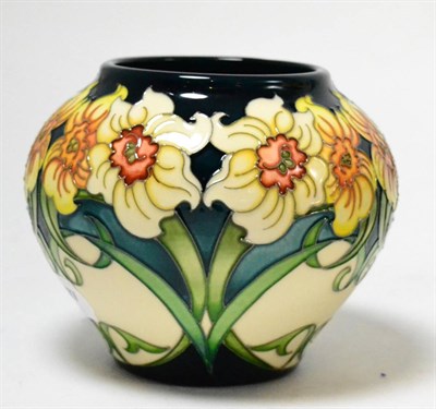 Lot 306 - A modern Moorcroft Traditional Daffodils vase, designed by Kerry Goodwin, impressed factory...