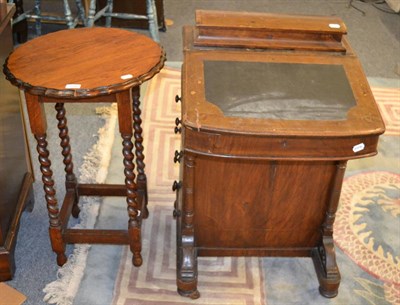 Lot 1048 - A Victorian walnut Davenport desk, lift lid, satinwood inlay, four drawer opposite four dummy...