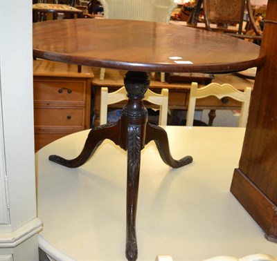 Lot 1070 - A mahogany tripod table