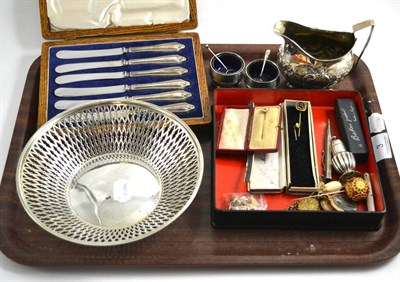Lot 3 - Small quantity of jewellery and silver wares