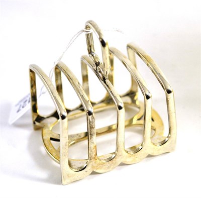 Lot 127 - A silver toast rack, London, 1912 by DM