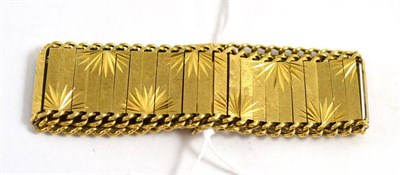 Lot 294 - A 9ct gold fancy link bracelet