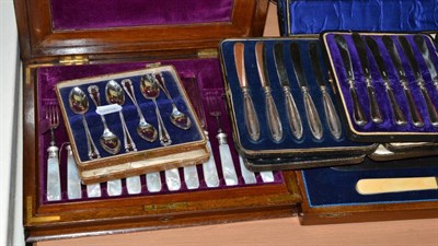 Lot 350 - Three cased sets of silver handled butter knives and a quantity of cased plated flatware