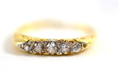 Lot 422 - A diamond five stone ring