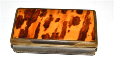 Lot 456 - An 18th/19th century horn and tortoise shell snuff box