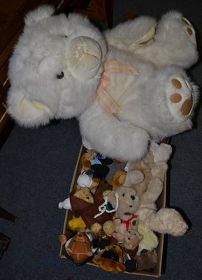 Lot 1106 - A quantity of stuffed teddy bears